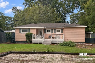 Building Photo - 159 Pecan Ave