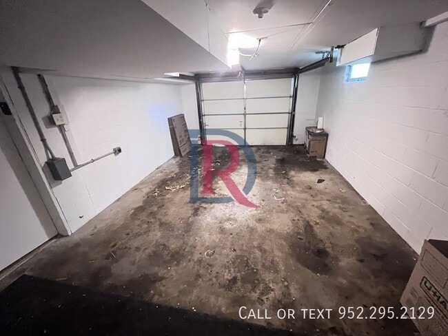 Building Photo - 13702 Country Ln