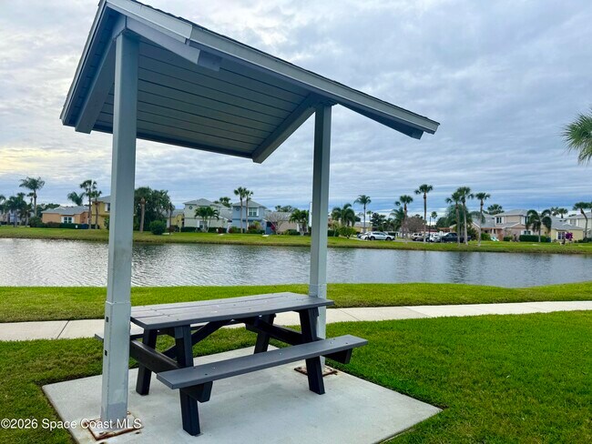 Building Photo - 1485 Malibu Cir NE