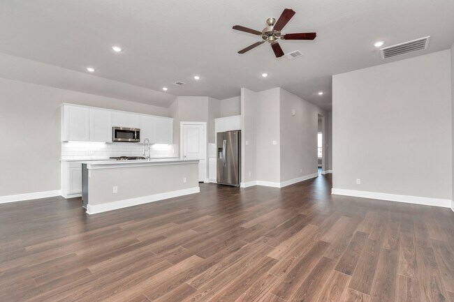 Building Photo - 10607 Crescent Peak Dr
