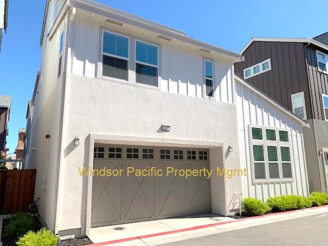 Building Photo - Beautifully Upgraded Contemporary Home in Wallis Ranch ! Close to Quarry Lane School !