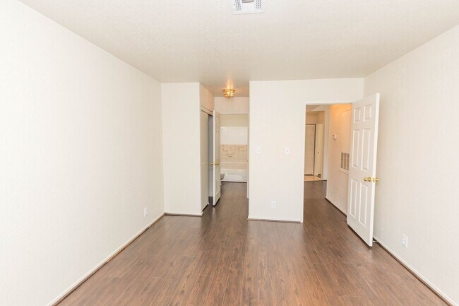 Building Photo - Now Available for Rent 2 Bedroom at Vizcaya