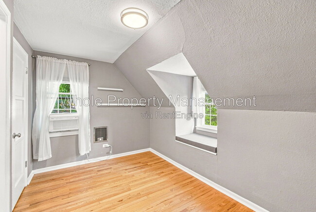 Building Photo - 1770 W Beekman Pl