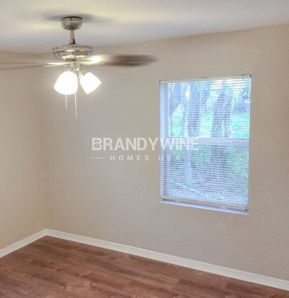 Building Photo - 828 E 145th Ave