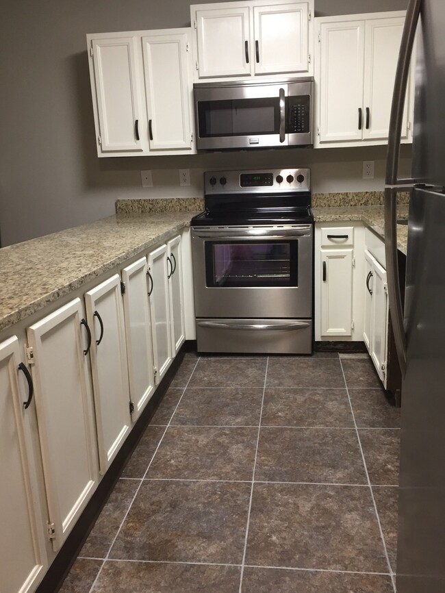 Building Photo - Long Term Rental- Dillon Valley East Q303