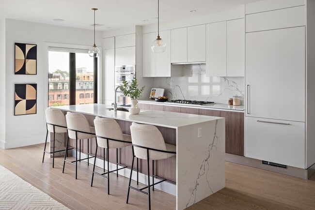 Building Photo - 51 Silver St