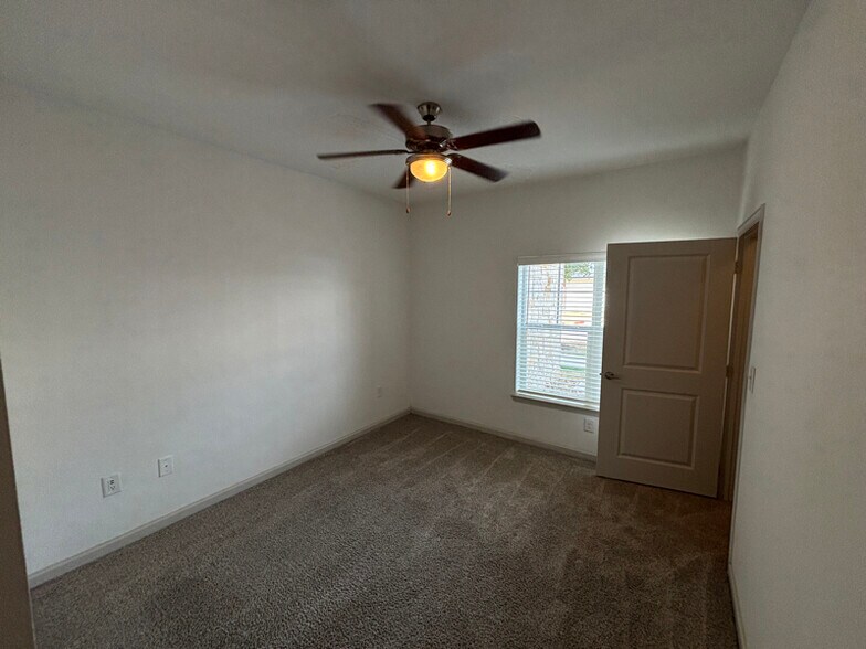 Building Photo - 1271 Sadler Drive