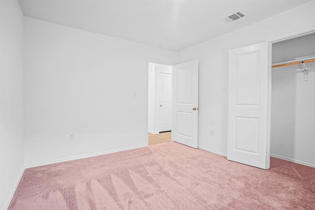 Building Photo - 113 Imola St