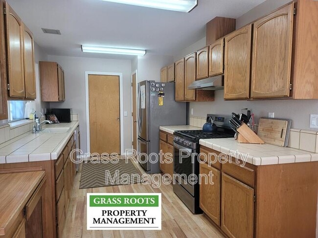 Building Photo - 14336 Pepperwood Dr