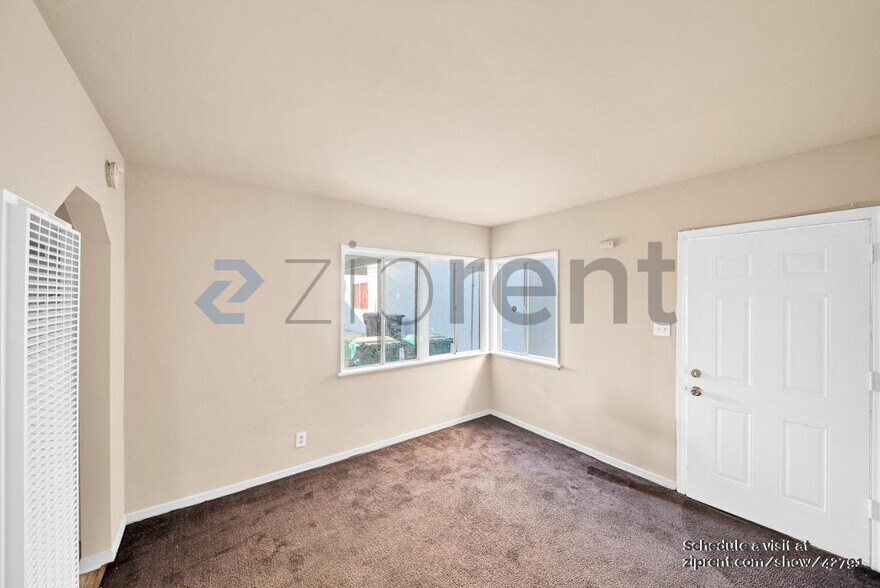 Building Photo - 439 E 55th St