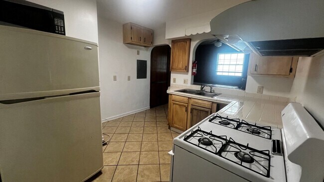 Building Photo - 3607 Bart St