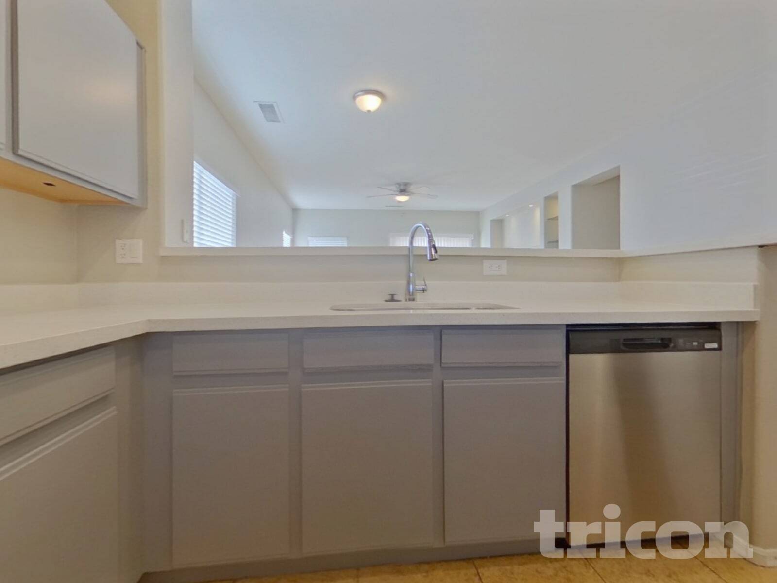 Building Photo - 83 5th Ave W