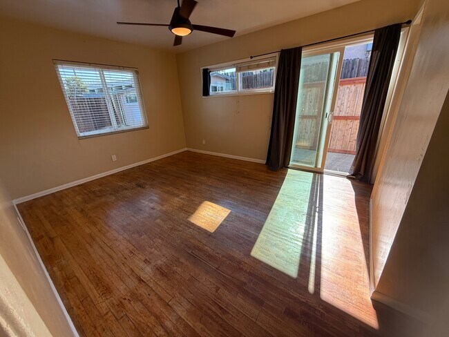 Building Photo - 5430 Mary Lane Dr