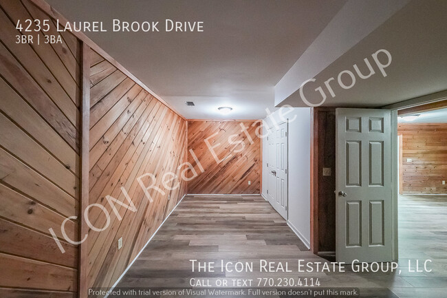 Building Photo - 4235 Laurel Brook Dr