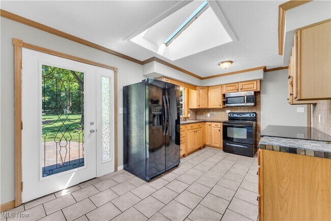 Building Photo - 558 Wring Dr