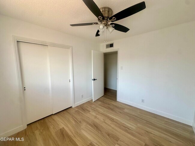 Building Photo - 4128 Perth Dr