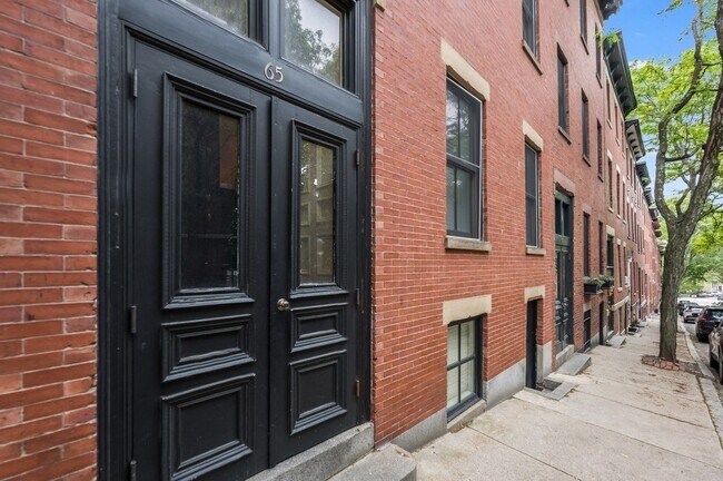 Building Photo - 65 Baldwin St