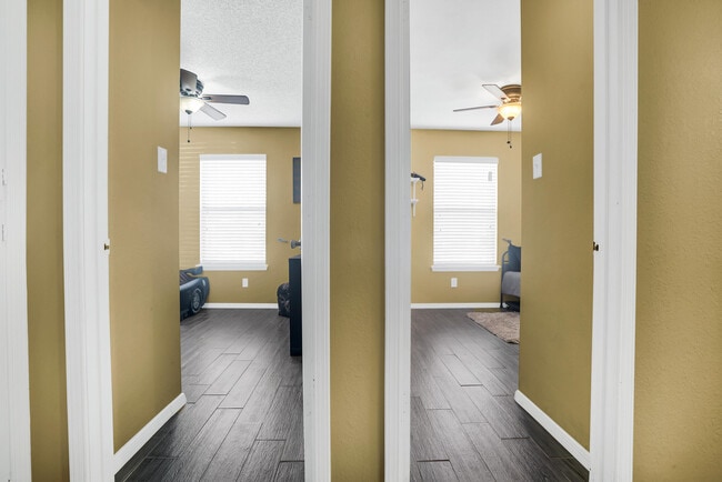 Building Photo - 5664 Longview Dr