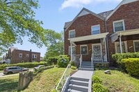 Building Photo - 2600 N Longwood St