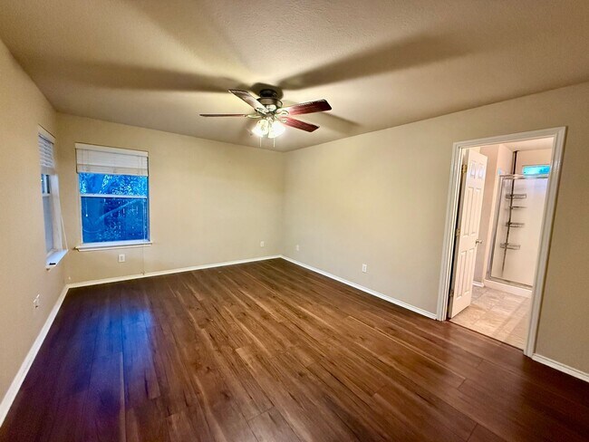 Building Photo - 346 Lucille