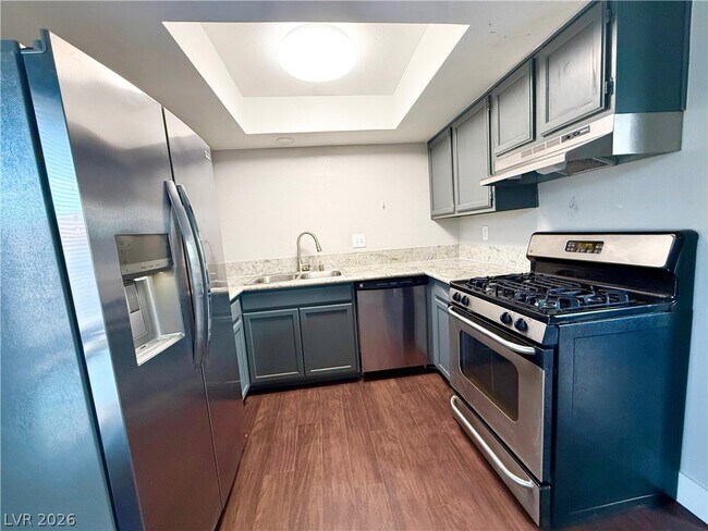 Building Photo - 5219 Caliente St