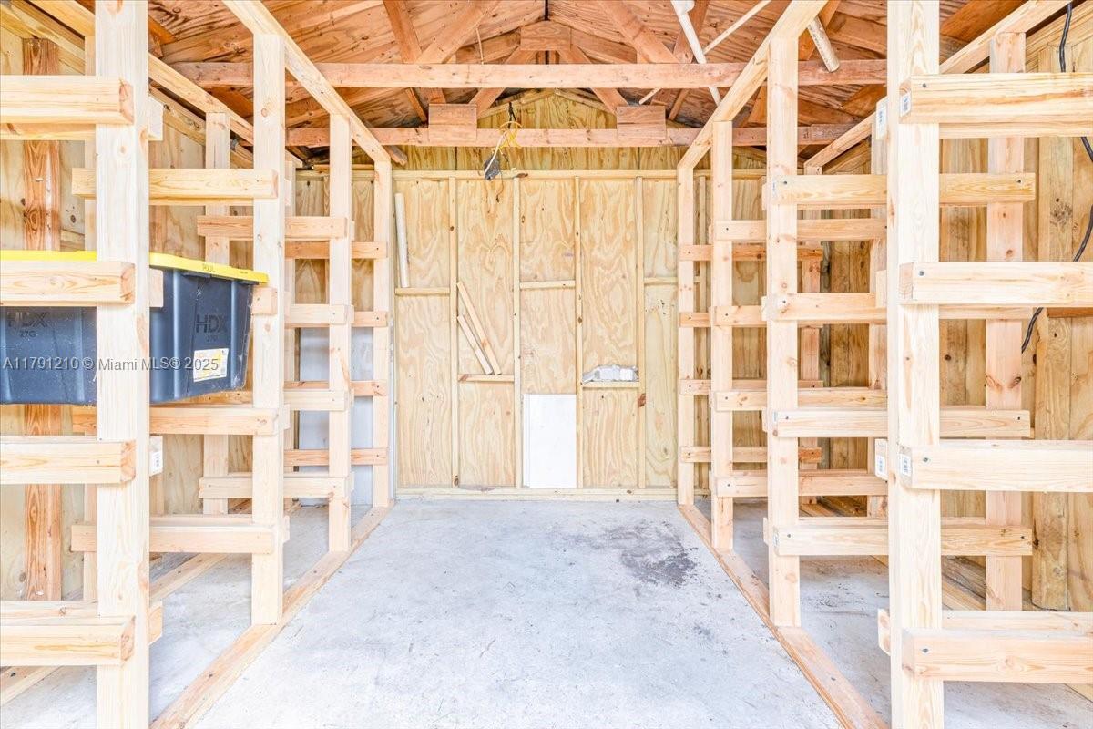 Building Photo - 5804 SW 116th Ave