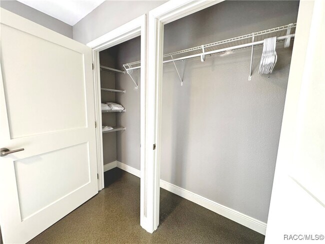 Building Photo - 1331 NW 20th Ave