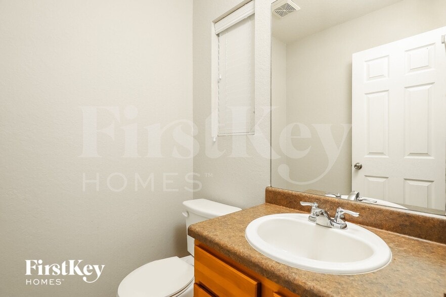 Building Photo - 1442 Frio Run