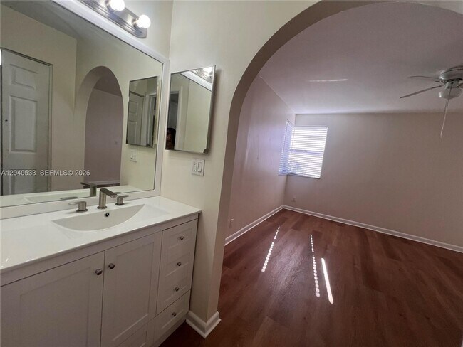 Building Photo - 5661 Riverside Dr