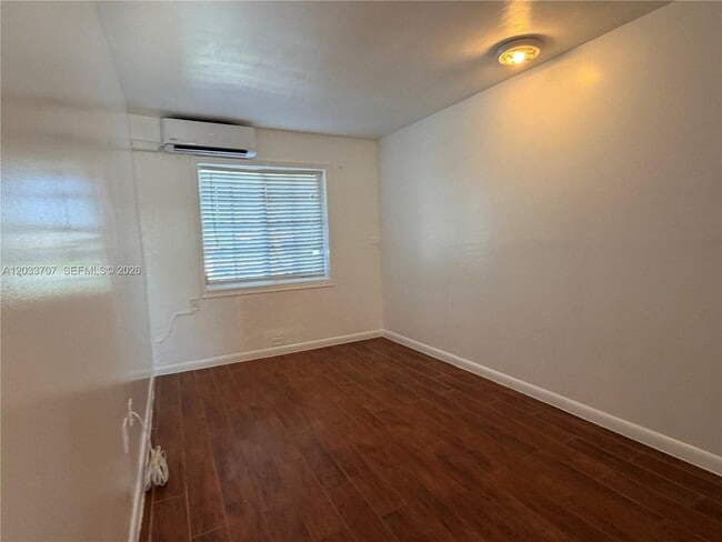 Building Photo - 2500 Sunshine Blvd
