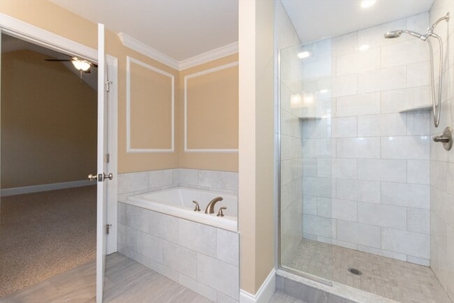 Building Photo - 15 Hialeah Ln