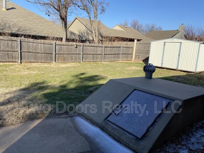 Building Photo - 541 NW 170th St