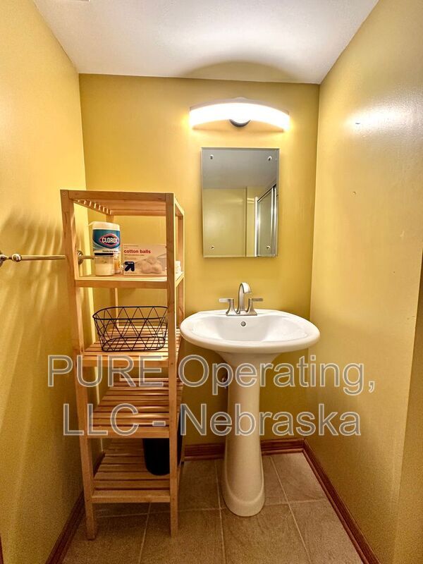 Building Photo - 5120 Franklin St