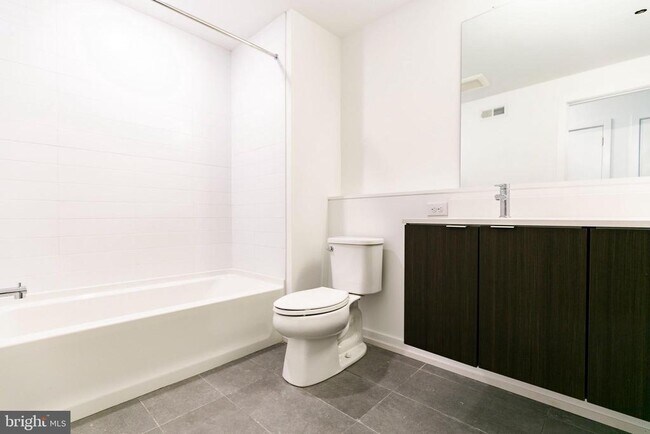 Building Photo - 1248 LeCount St