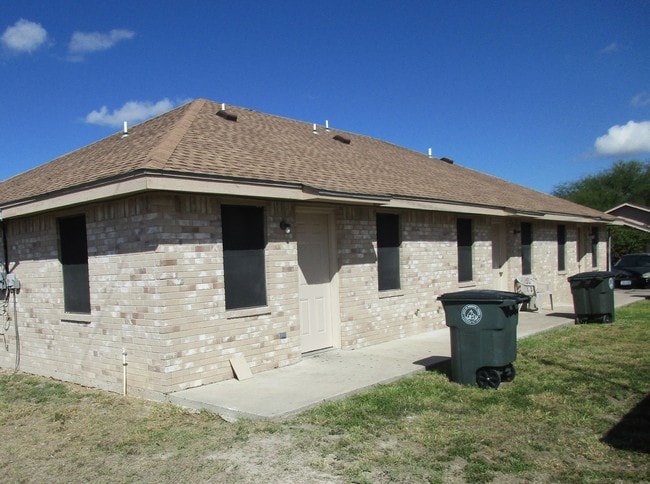 Building Photo - El Chaparral Apartment