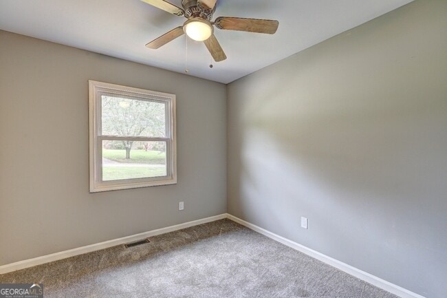 Building Photo - 215 Fond Ct