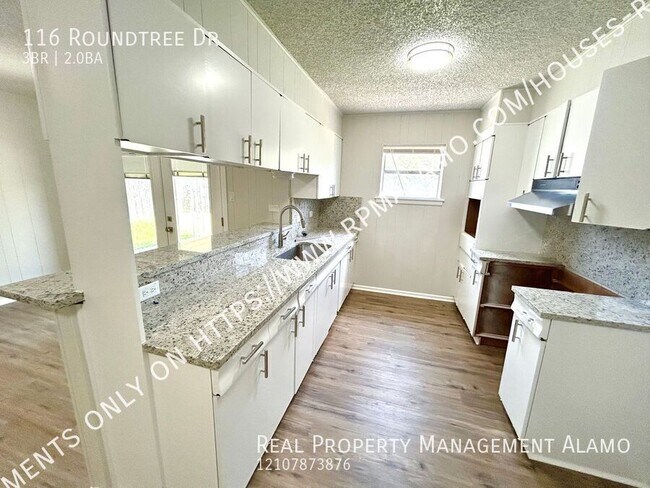 Building Photo - 116 Round Tree Dr