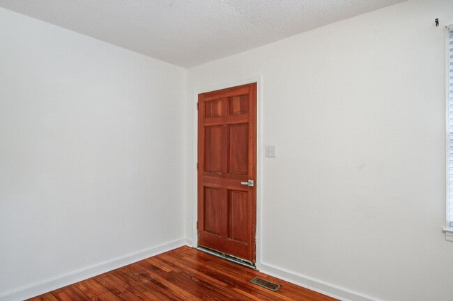 Building Photo - Welcome To West Circle Dr