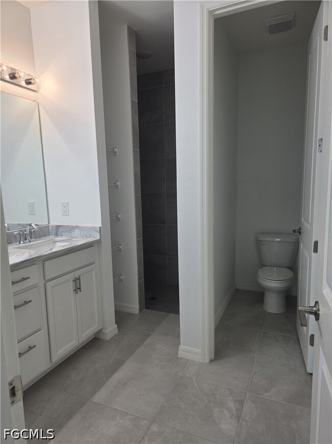 Building Photo - 408 NW 31st Pl