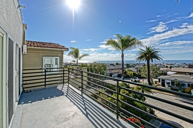 Building Photo - Beautifully Remodeled, 4BR4.5BA Hill Section Home w/ Amazing Panoramic Ocean Views, 3 Decks, Atri...