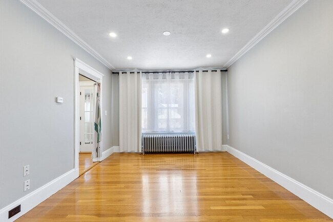 Building Photo - 241 Beech St