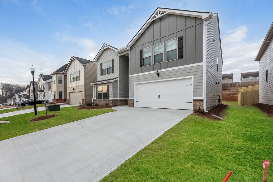 Building Photo - 943 Equine Dr