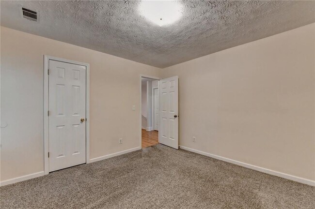 Building Photo - 3112 Sentinel Cir