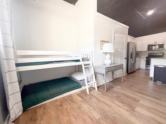 Building Photo - 209 S Church St