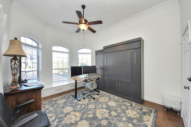 Building Photo - 17859 Camp Cove Dr