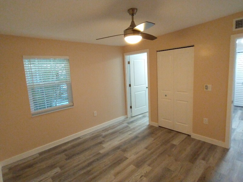 Building Photo - 135 NW Shannon Ave