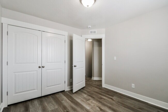 Building Photo - 3770 N Downwater St