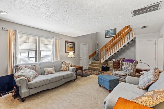 Building Photo - 3441 Laredo Dr