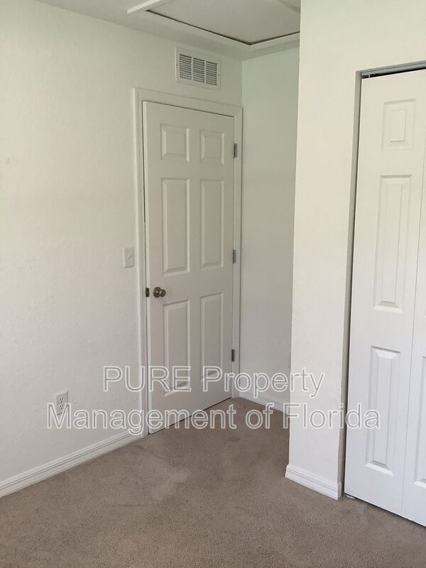 Building Photo - 13995 SW 27 Ct Rd