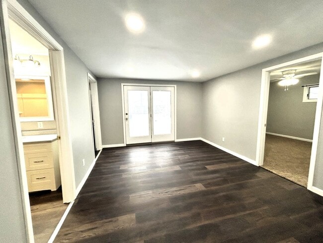 Building Photo - 2941 S 10th St